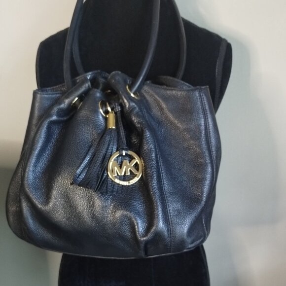 Michael Kors Black All Leather Hobo   Great Condition!! - Picture 1 of 4